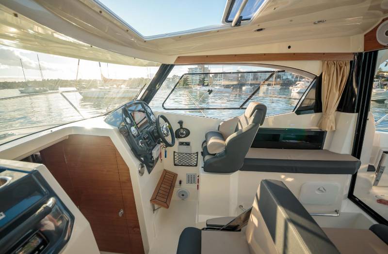 parker 750 cabin cruiser